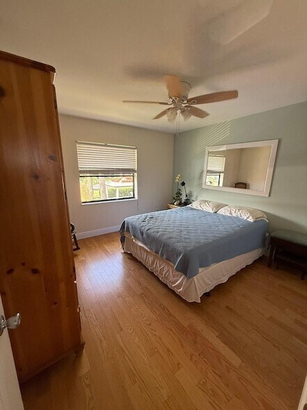 Building Photo - 6102 SE Landing Way