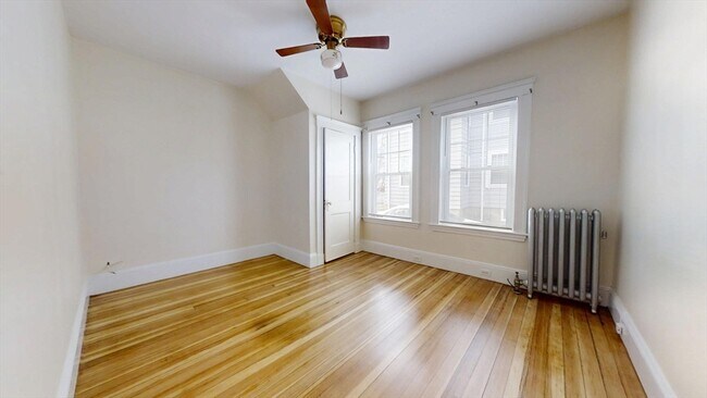 Building Photo - 11 Clyde Rd