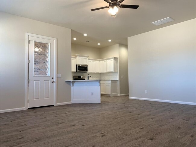 Primary Photo - 4700 Enclave Ln