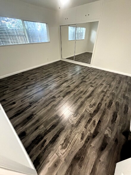 Building Photo - 1040 N Sierra Bonita Ave