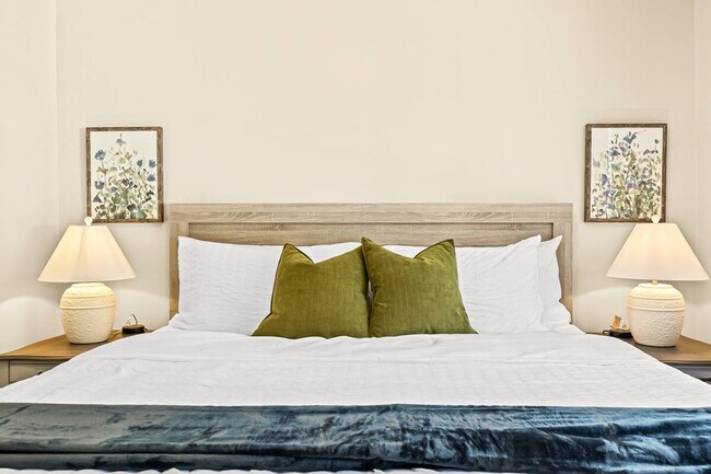 Building Photo - 27990 Gratiot Ave