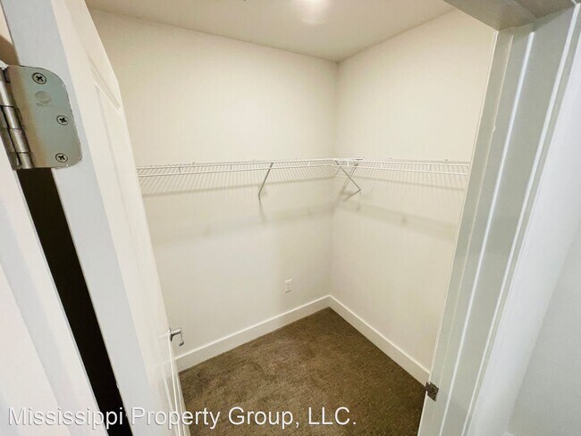 Building Photo - 3 br, 3.5 bath House - 514 Jackson Ave, Un...