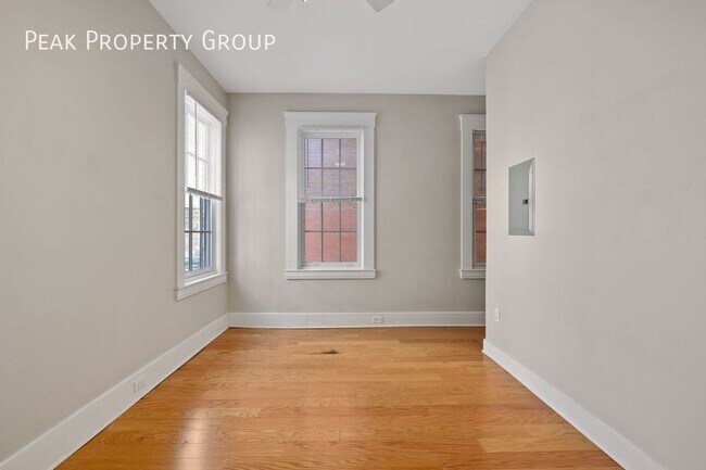Building Photo - 518 E 13th St