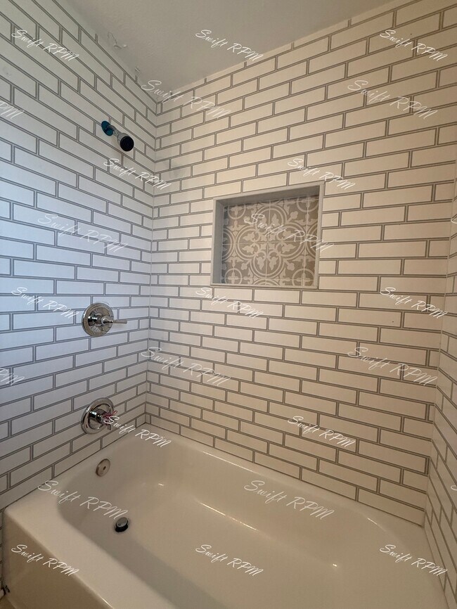 Building Photo - 1827 E 75th Terrace