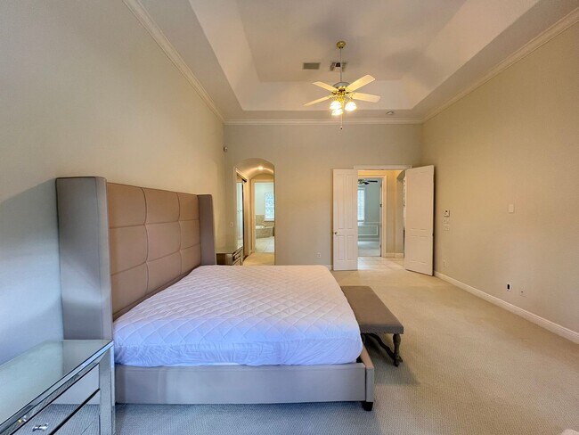 Building Photo - GORGEOUS SINGLE FAMILY HOME - PROPERTY  FU...