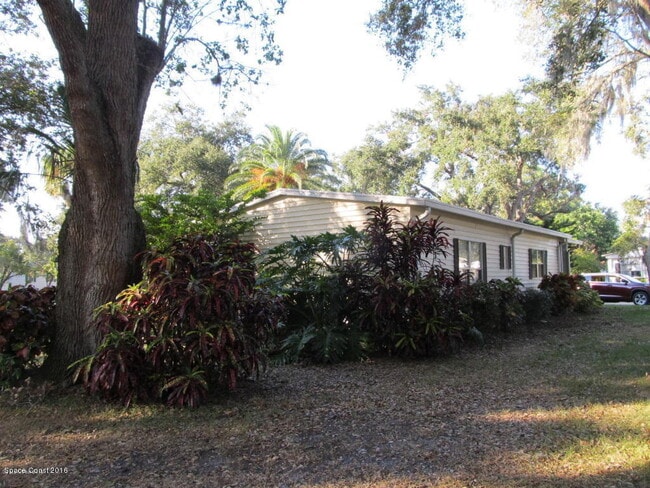 Building Photo - 331 Holiday Park Blvd NE