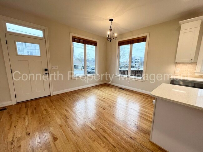Building Photo - 1615 Porter Ave