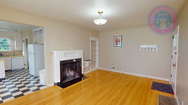Building Photo - Gardener's Delight in Roseway Neighborhood! Charming NE Home Awaits" PET Friendly! NO SECURITY DE...