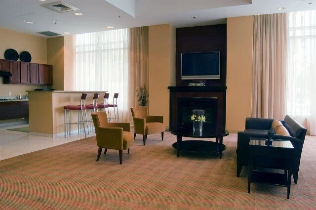 Building Photo - 1 Park Ln