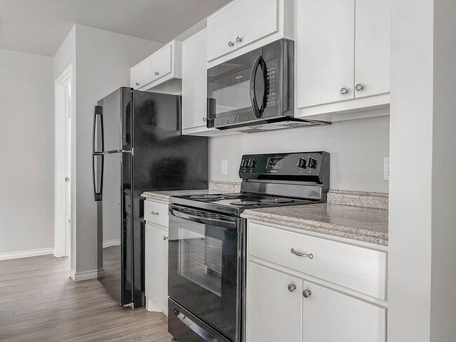 Building Photo - Savor the Sophistication of This Lovely 3-Bedroom!