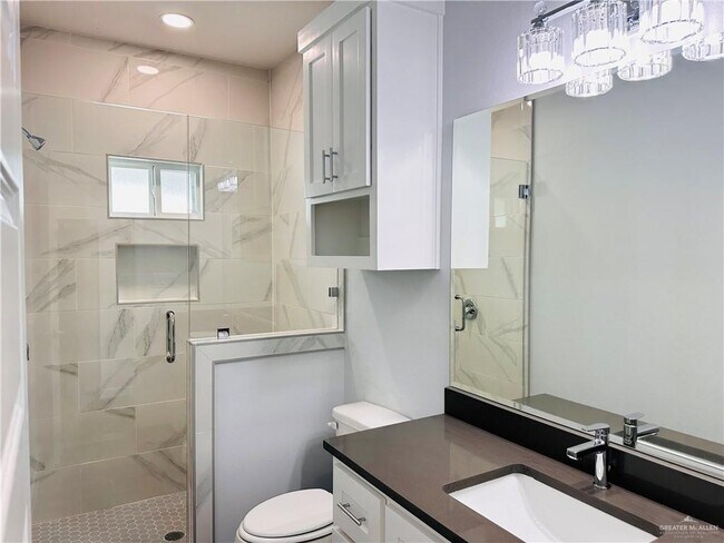 Building Photo - 1701 W Violet Dr