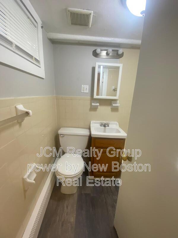 Building Photo - 95 Orange St