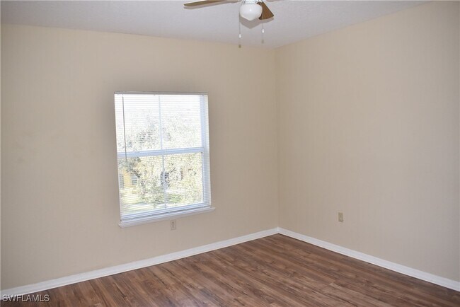 Building Photo - 11571 Villa Grand