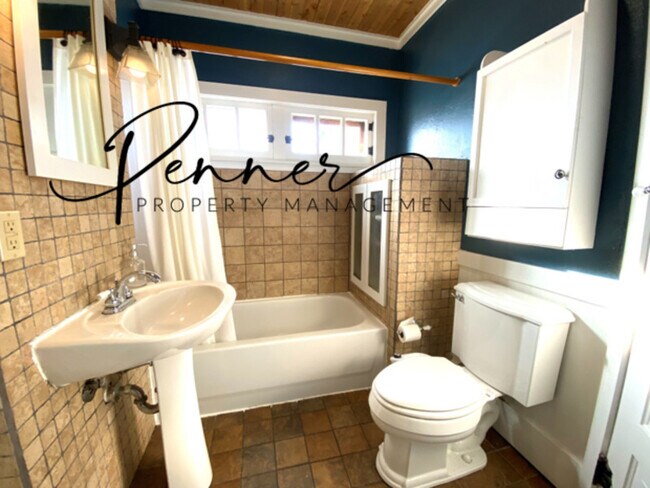 Building Photo - 127 E Kansas Ave