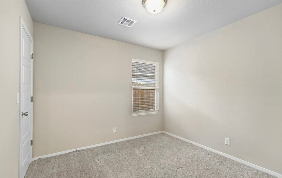 Building Photo - 14826 E 39th St S