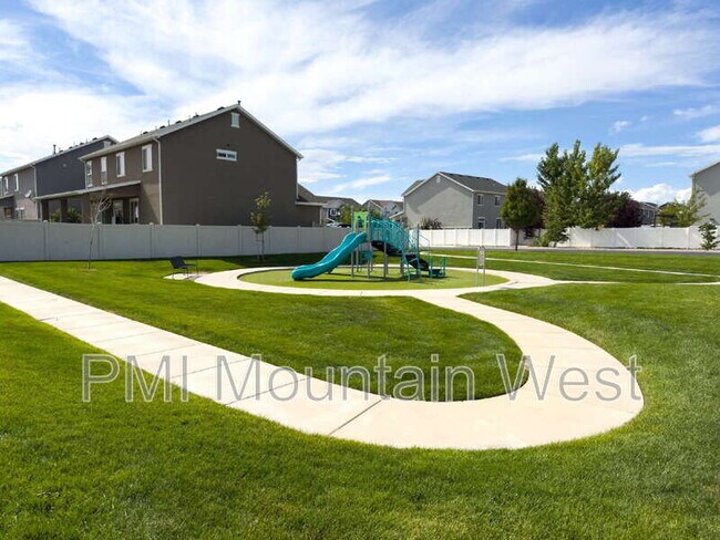 Building Photo - 3565 Water Lilly Ln