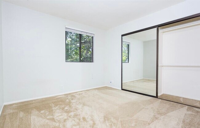 Building Photo - 2216 River Run Dr