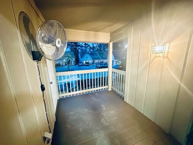 Building Photo - 500 Lincoln St