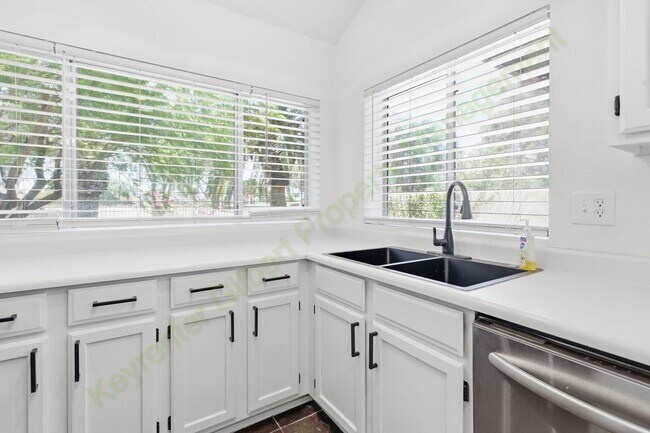 Building Photo - Remodeled Alta Mesa Golf Course Home with Private Balcony and Putting Green