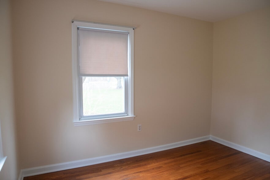 Building Photo - 1349 Lititz Rd