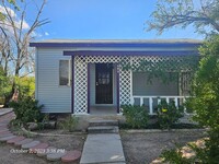 Building Photo - 1940's updated bungalow.