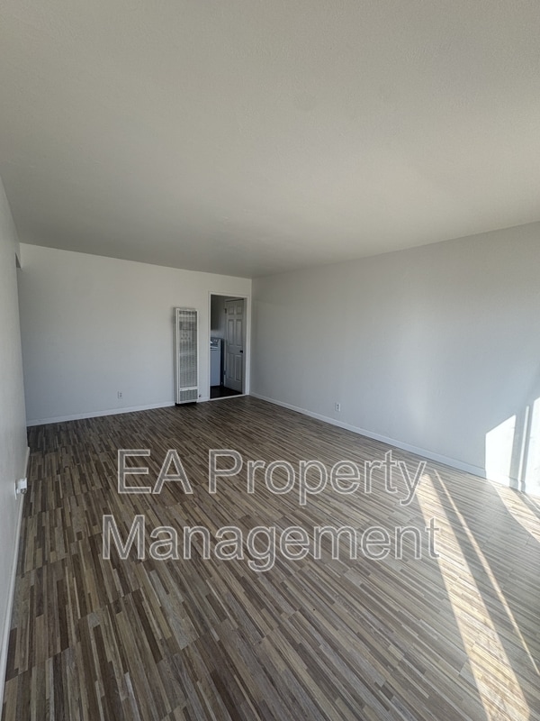 Building Photo - 10017 Los Arboles Ave NE