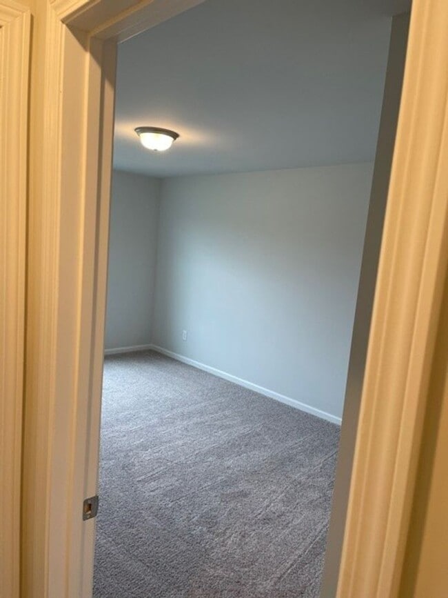 Building Photo - Stunning condo is South Murfreesboro
