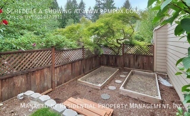 Building Photo - 23992 SW Red Fern Dr