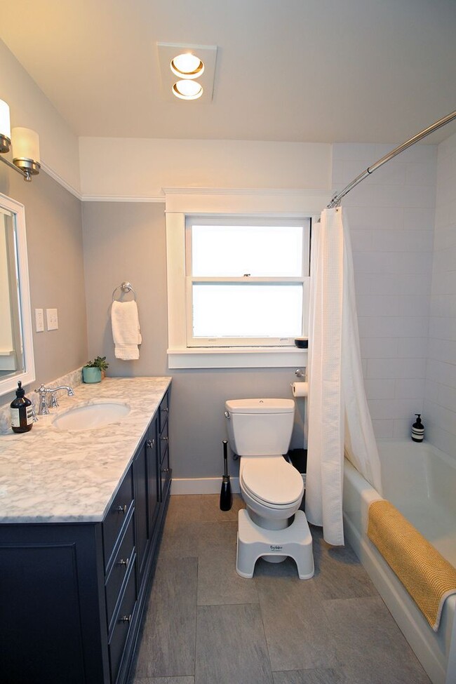 Building Photo - 3309 NW Thurman St