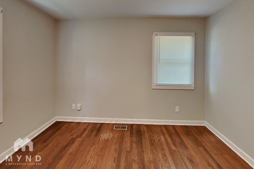 Building Photo - 6143 Castle Ct