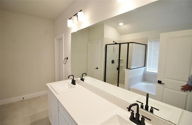 Building Photo - 1124 Longhorn Ln