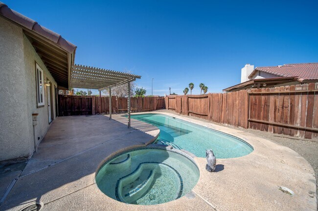 Building Photo - 81402 Palmwood Dr