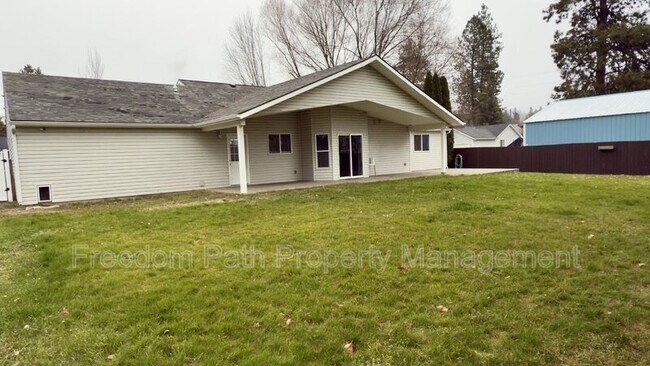 Building Photo - 1181 Elderberry Cir