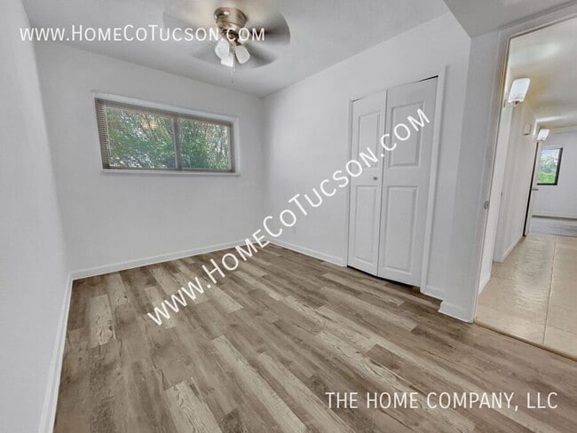 Building Photo - 823 Calle Virada