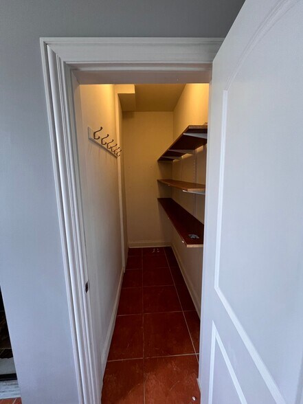 Building Photo - 5347-5353 W Belle Plaine Ave