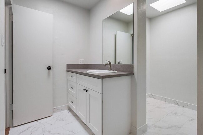 Building Photo - Charming & Upgraded San Marcos Home with Privacy and Space