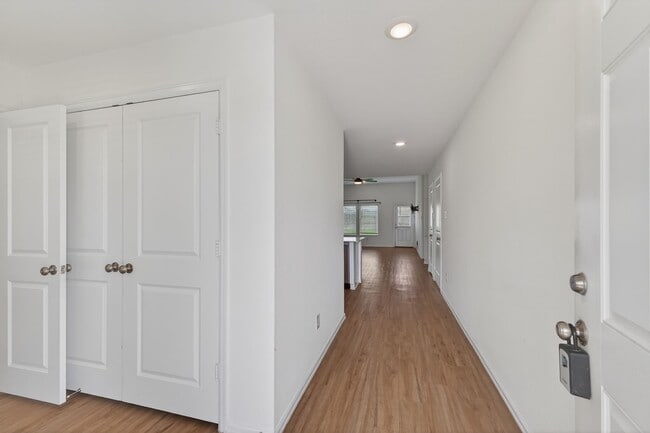 Building Photo - 1519 Twilight Grn Dr