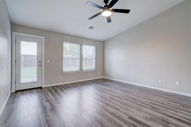 Building Photo - 10425 Aberdeen Dr