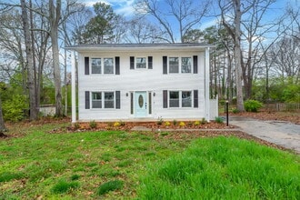 Building Photo - Beautiful 3 Bedroom, 2.5 Bath Home Tucked Away on Cul-de-Sac $1,825/mo rent