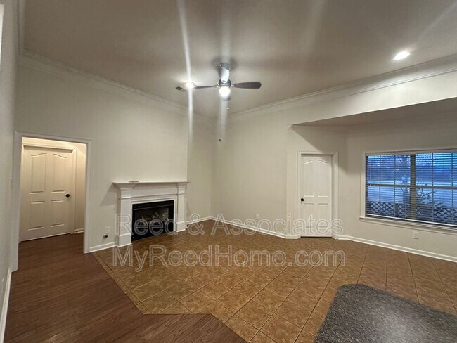 Building Photo - 7161 Lauren Ln