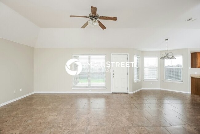Building Photo - 3 Bedroom Pet-Friendly Home in Crowley, TX with Main Street Renewal