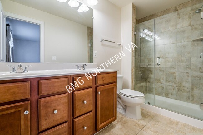 Building Photo - 8435 Girvan Ct