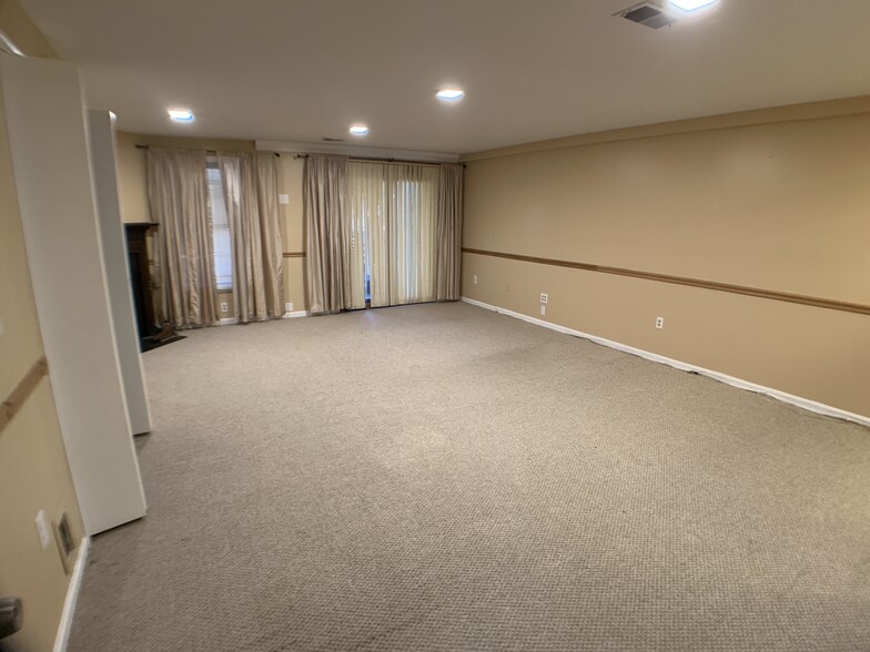 Building Photo - 14233 Oakpointe Dr