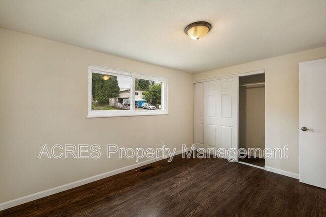 Building Photo - 12126 SE 160th St