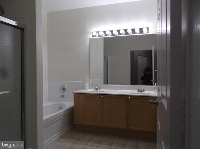 Building Photo - 2710 Bellforest Ct