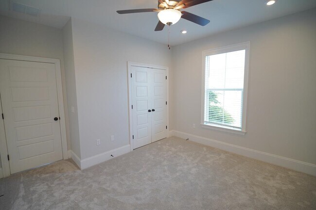 Building Photo - 3846 Arbor Dr