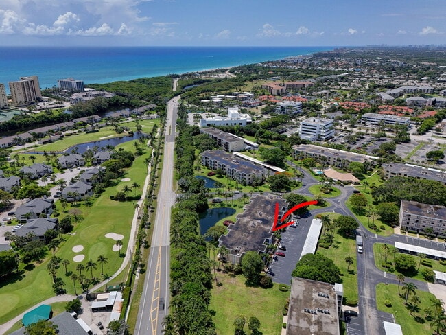 Building Photo - 300 N Hwy A1A