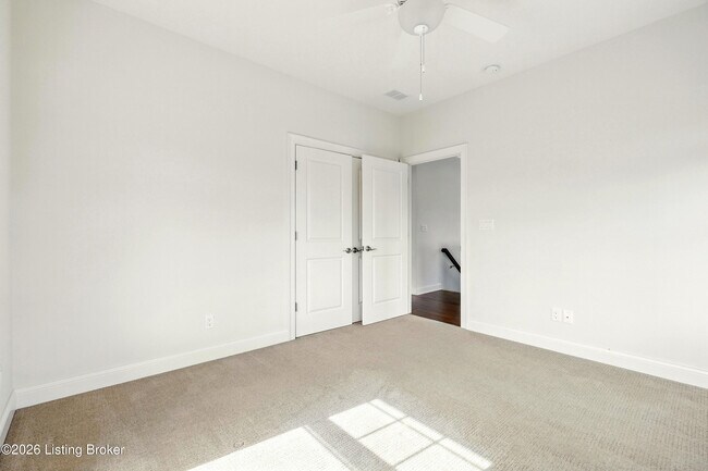 Building Photo - 8707 Featherbell Blvd