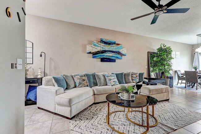 Building Photo - 12910 Utopia Gdns Wy