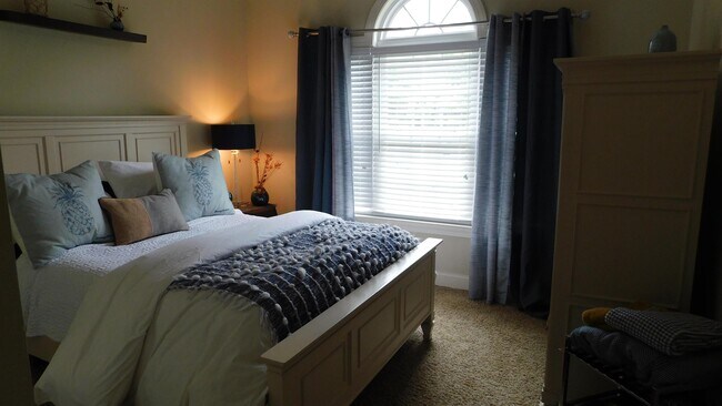 Building Photo - 400 Beaumont Park Cir